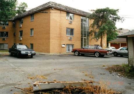 Nyesha’s apartment building in 1999, 905 Neal Ave.