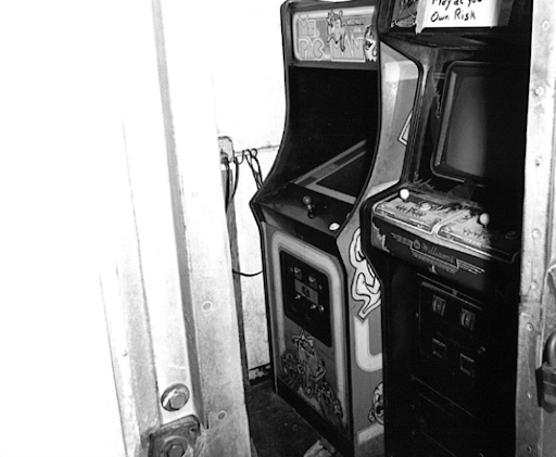Original scene photos of Belk’s corner store in Greenacres back in 1984.