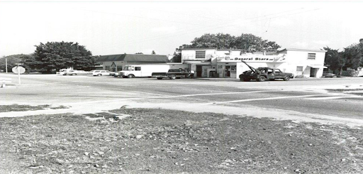 Original scene photos of Belk’s corner store in Greenacres back in 1984.